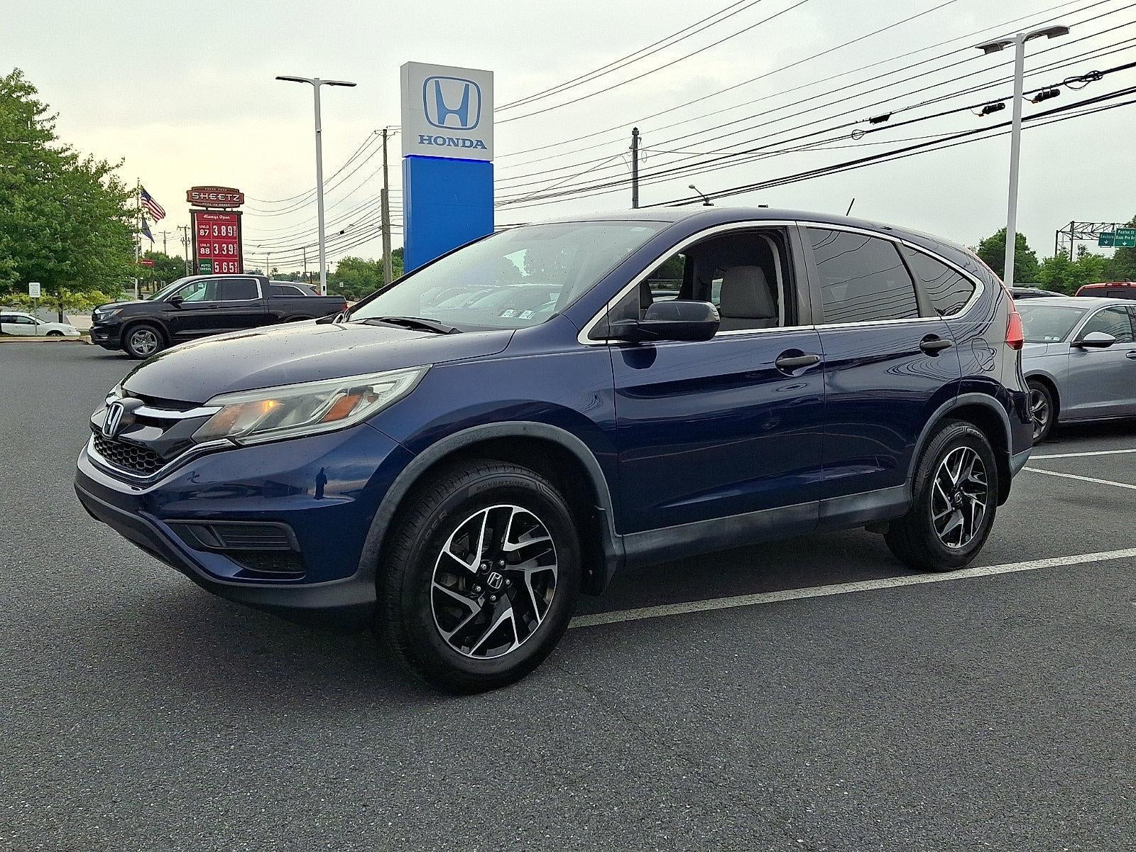 2016 Honda CR-V — rear three-quarter view