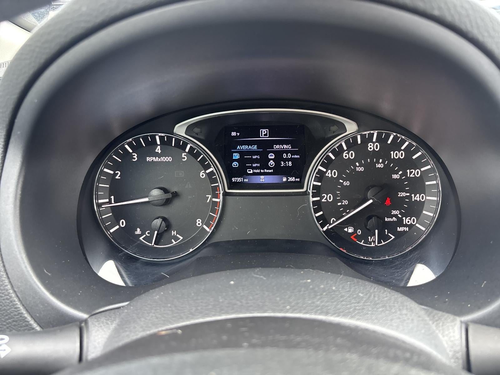 2018 Nissan Altima — detail view
