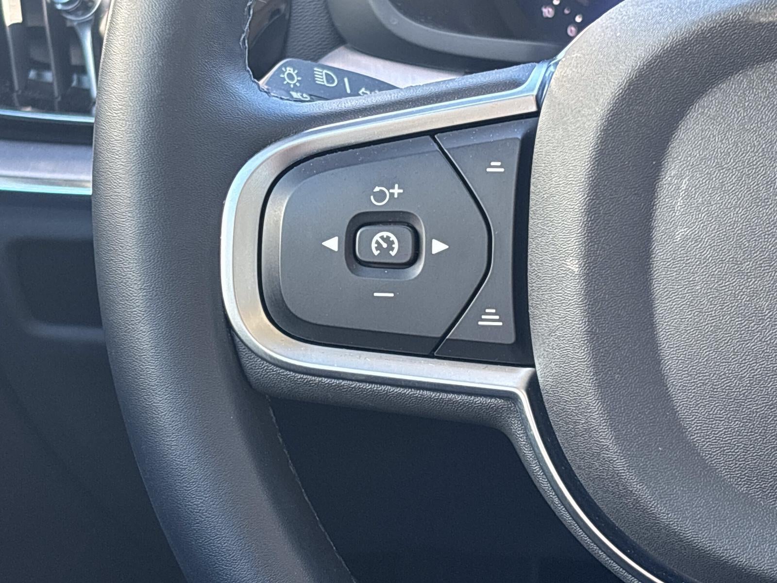 2025 Volvo S60 — detail view