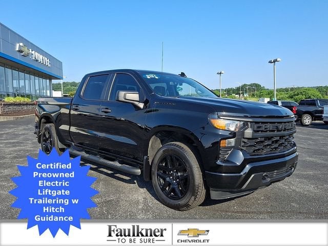 2024 Chevrolet Silverado 1500 Custom in Black — front three-quarter view