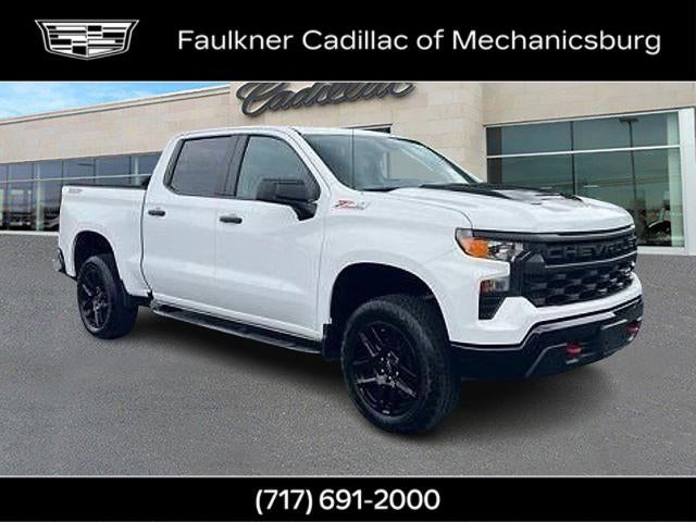 2024 Chevrolet Silverado 1500 Custom Trail Boss in Summit White — front three-quarter view
