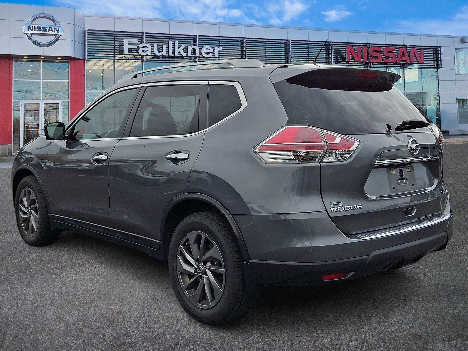 2016 Nissan Rogue — interior view