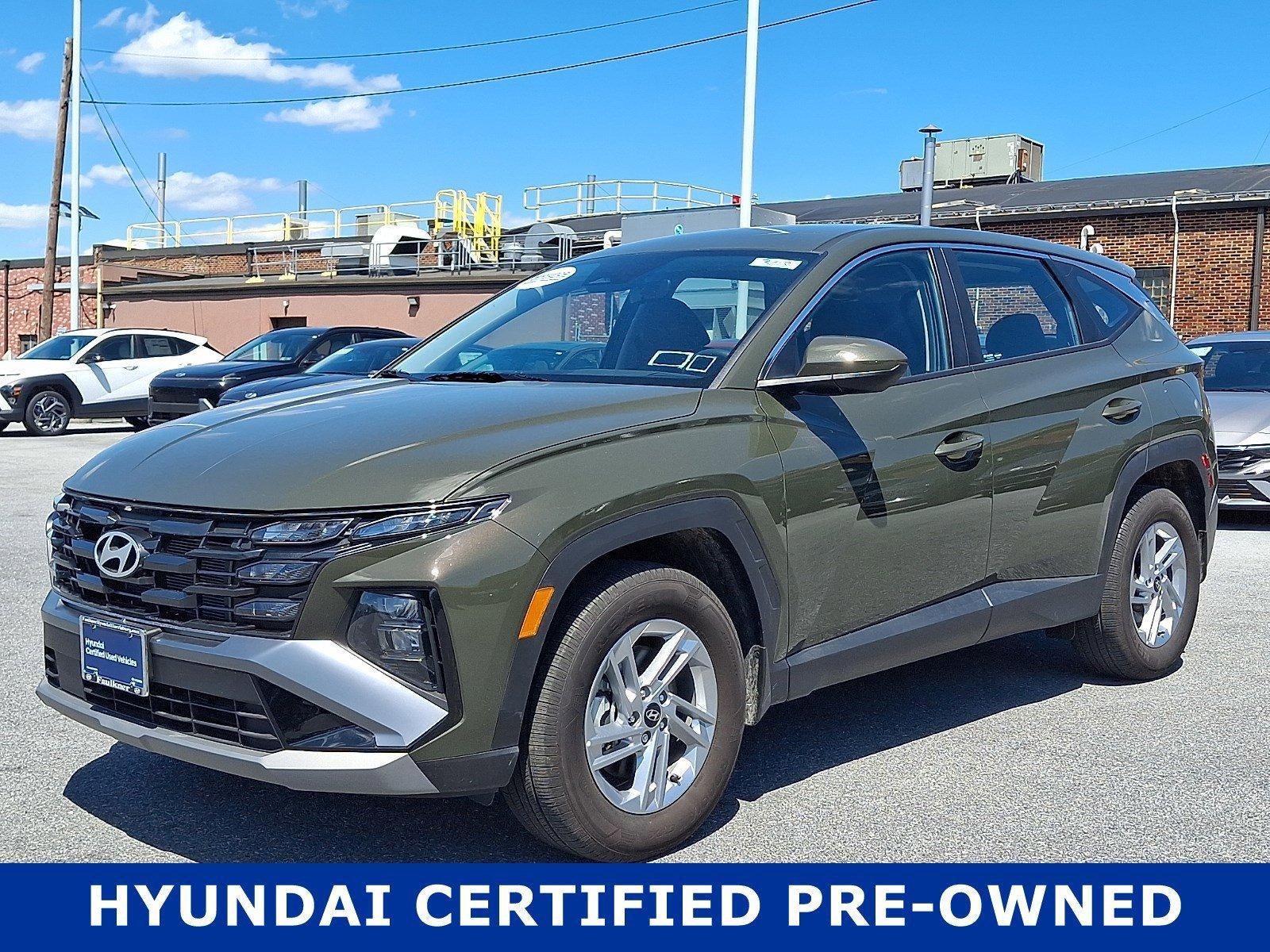 2025 Hyundai TUCSON SE in Rockwood Green — front three-quarter view